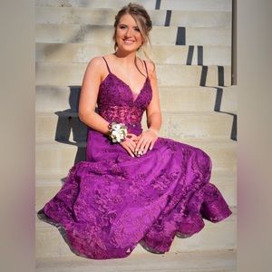 Ellie Wilde Prom Dress - Size 8